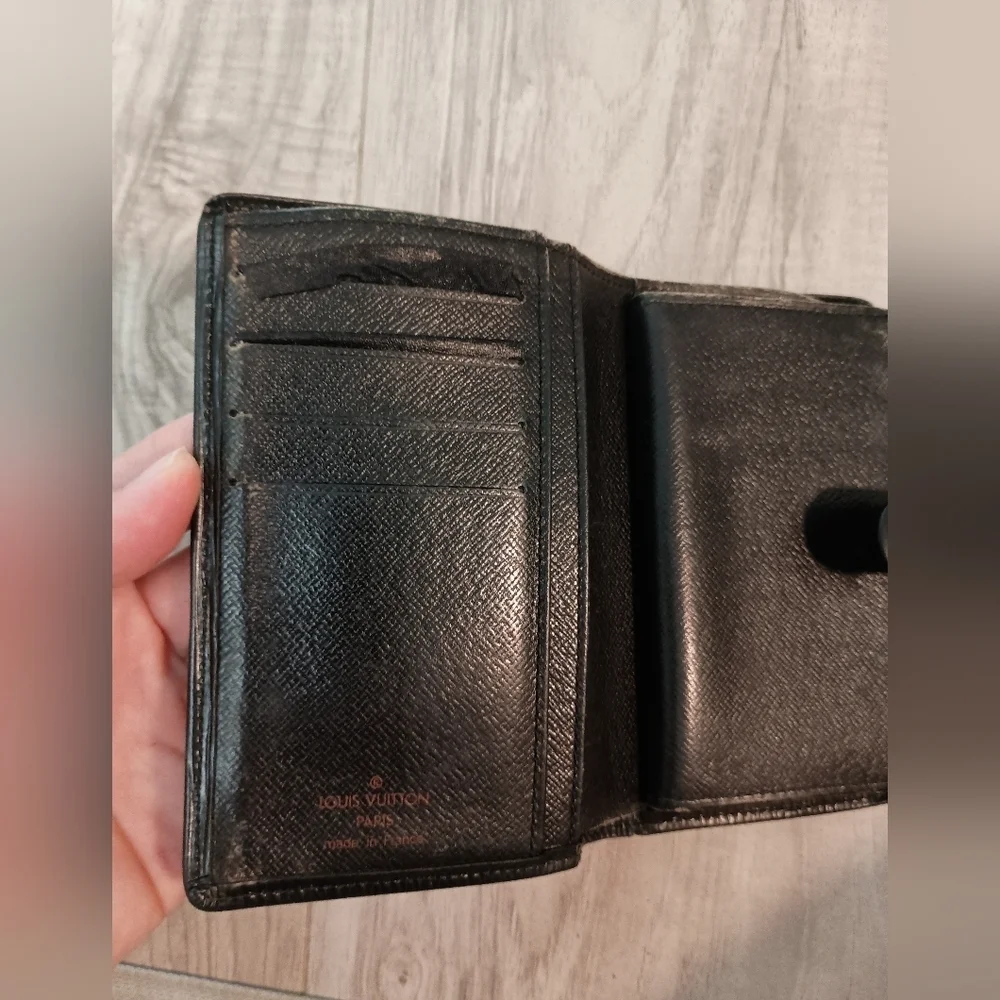 Louis Vuitton LV Epi Porte-Monnaie Viennois Bifold Wallet Noir Men